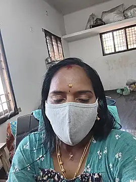 Snapshot of Tamil_Sangeetha chatting on 06/12/26, 04:44 Tamil Sangeetha online show from 06/12/26, 04:44