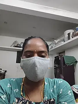 Snapshot of Tamil_Sangeetha chatting on 07/12/26, 11:07 Tamil Sangeetha online show from 07/12/26, 11:07