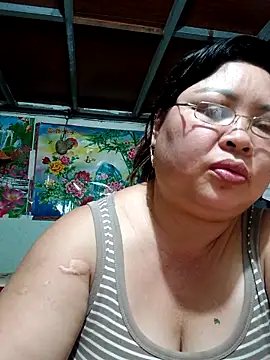 Snapshot of Monglan-c chatting on 05/12/26, 04:53 Monglan-c online show from 05/12/26, 04:53