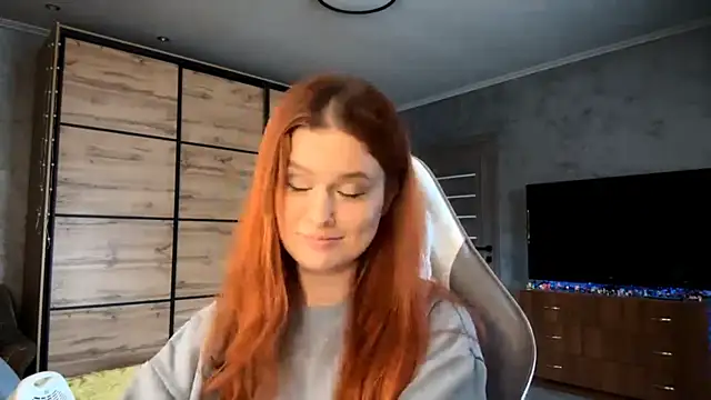 FoxyEmma online show from 04/16/26, 02:07