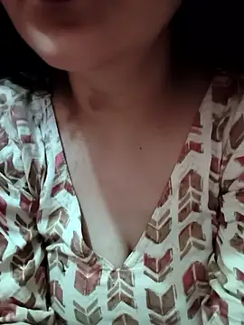 ZOYA KHAN-123 online show from 05/02/26, 09:03