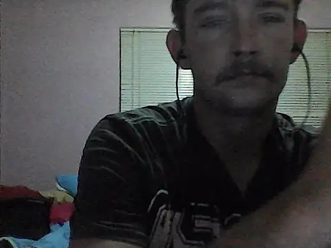 Snapshot of ekslus247 chatting on 03/30/26, 08:32 ekslus247 online show from 03/30/26, 08:32