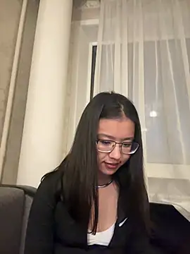 Snapshot of Z_Milll chatting on 04/11/26, 02:43 Z Milll online show from 04/11/26, 02:43