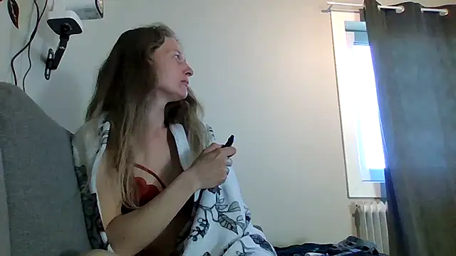 BlondeXtar online show from 04/24/26, 05:54