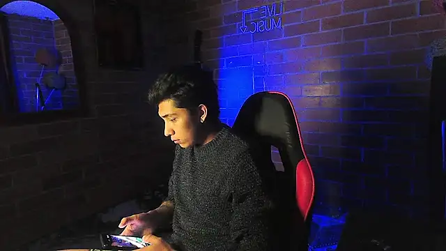 ethann2  online show from 04/04/26, 06:22