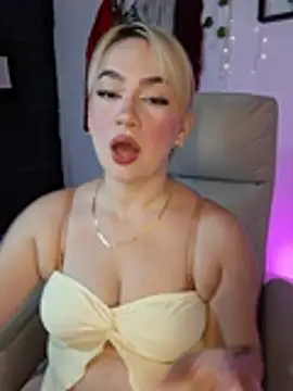 Snapshot of Carolina_2403 chatting on 07/11/26, 10:55 Carolina 2403 online show from 07/11/26, 10:55