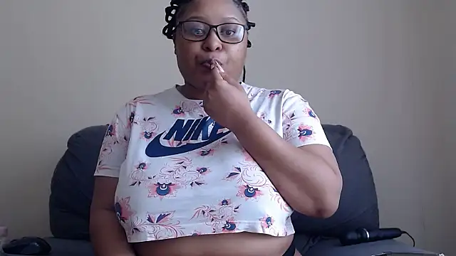 xxZoeyx online show from 11/23/25, 05:40