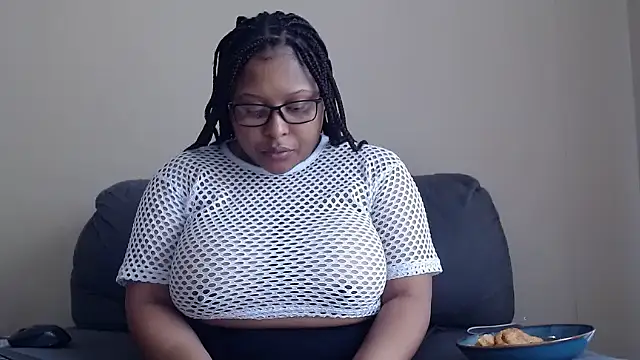 xxZoeyx online show from 11/29/25, 05:43