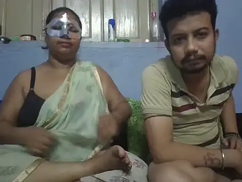 Naina1994 online show from 04/18/26, 08:42