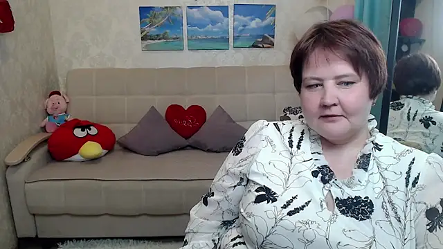 QUEEN02030 online show from 04/01/26, 01:41