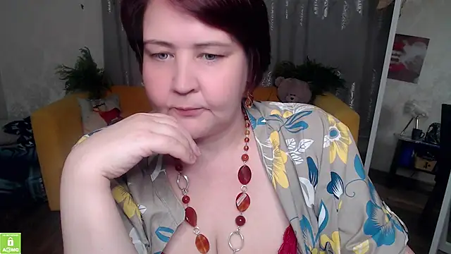 QUEEN02030 online show from 06/17/26, 10:17
