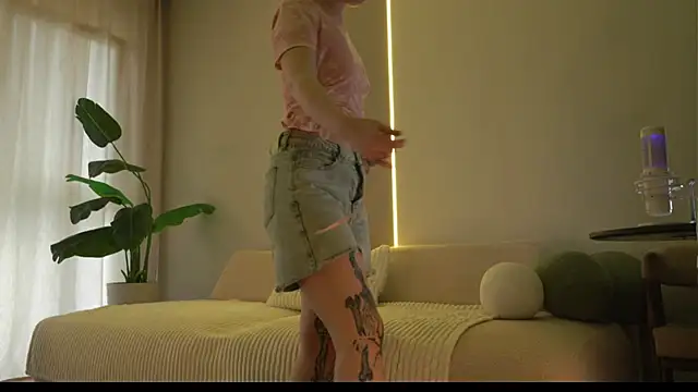 Snapshot of MilasKiss chatting on 04/03/26, 07:28 MilasKiss online show from 04/03/26, 07:28