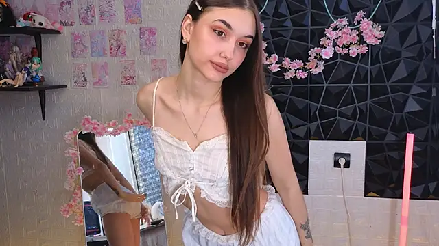 belle cute online show from 04/04/26, 02:54