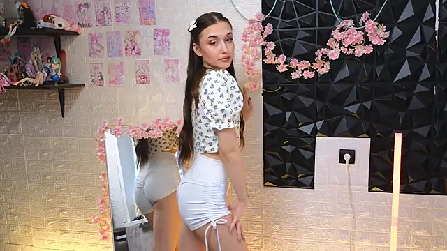 belle cute online show from 04/17/26, 04:04