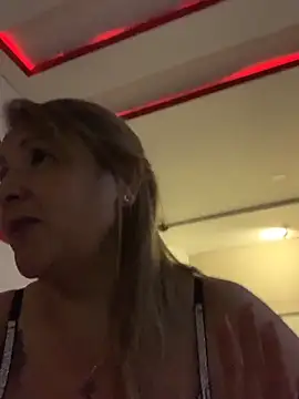 Ambar Hoot online show from 03/31/26, 04:35