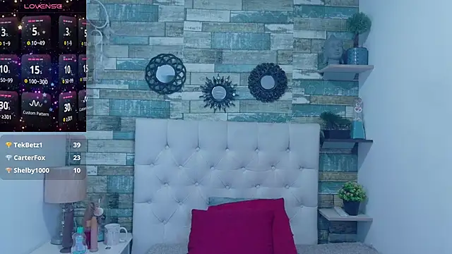 Snapshot of Skylernaomi chatting on 04/21/26, 01:17 Skylernaomi online show from 04/21/26, 01:17