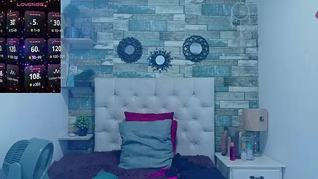 Snapshot of Skylernaomi chatting on 05/16/26, 01:43 Skylernaomi online show from 05/16/26, 01:43
