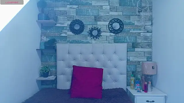 Snapshot of Skylernaomi chatting on 05/21/26, 02:13 Skylernaomi online show from 05/21/26, 02:13