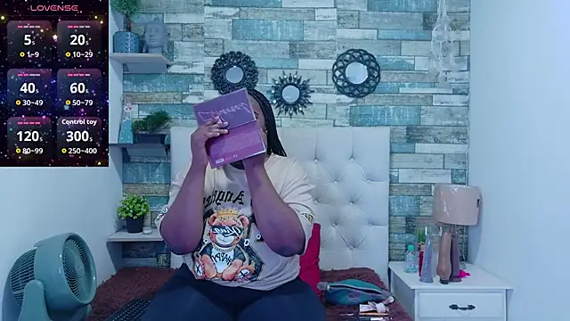 Snapshot of Skylernaomi chatting on 05/23/26, 01:48 Skylernaomi online show from 05/23/26, 01:48