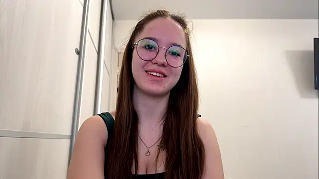 Snapshot of AriaGrand chatting on 04/03/26, 07:06 AriaGrand online show from 04/03/26, 07:06