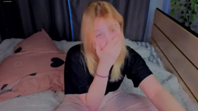 unburnedgirl online show from 05/22/26, 02:22
