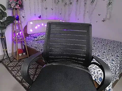 Naughty Stripgirl0 online show from 05/10/26, 04:56