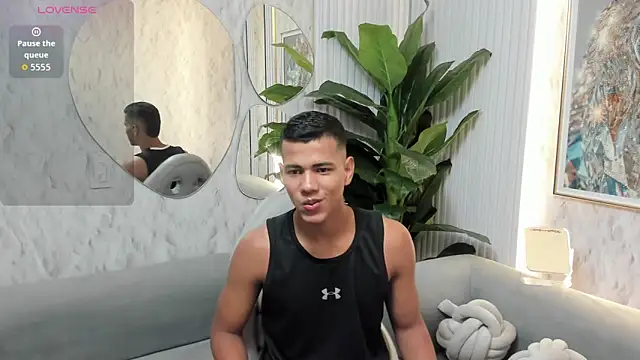 Snapshot of noahdark_ chatting on 04/15/26, 02:29 noahdark online show from 04/15/26, 02:29