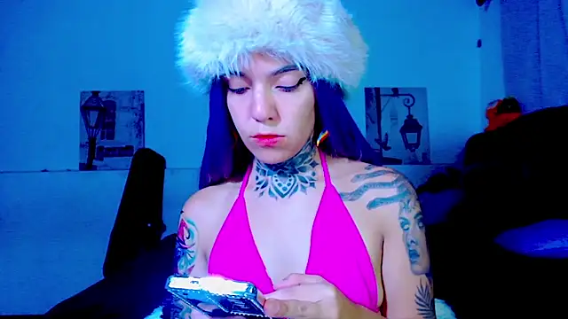 Snapshot of LannieGonzales chatting on 05/11/26, 01:17 LannieGonzales online show from 05/11/26, 01:17