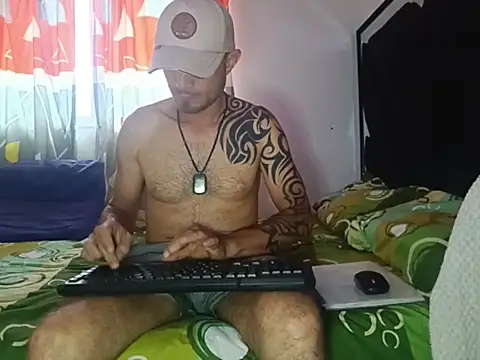 Snapshot of latinmxsex chatting on 04/06/26, 10:11 latinmxsex online show from 04/06/26, 10:11