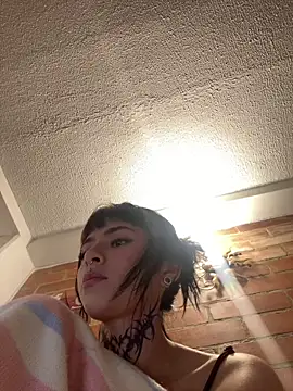 Snapshot of Babeel_ chatting on 05/26/26, 10:17 Babeel online show from 05/26/26, 10:17