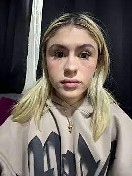 Snapshot of Lia_fire chatting on 05/12/26, 05:04 Lia fire online show from 05/12/26, 05:04