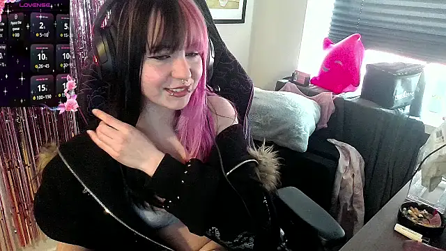 CutieTracer online show from 04/26/26, 01:42