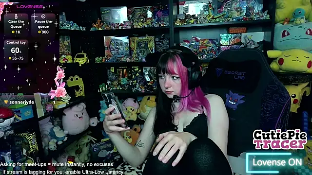Snapshot of CutieTracer chatting on 05/26/26, 12:12 CutieTracer online show from 05/26/26, 12:12