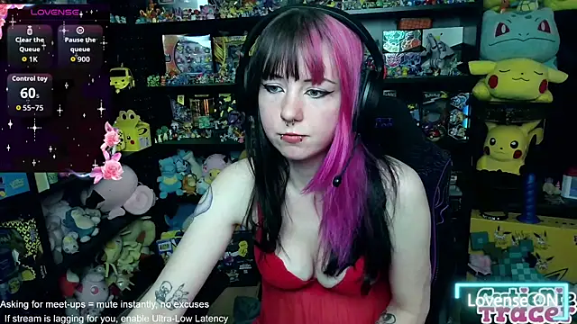 Snapshot of CutieTracer chatting on 05/30/26, 03:42 CutieTracer online show from 05/30/26, 03:42