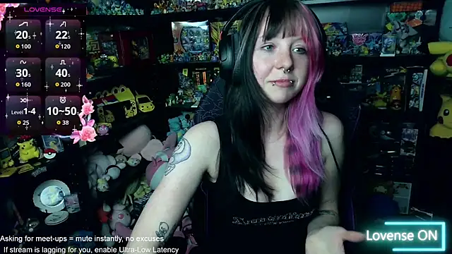Snapshot of CutieTracer chatting on 06/17/26, 09:16 CutieTracer online show from 06/17/26, 09:16