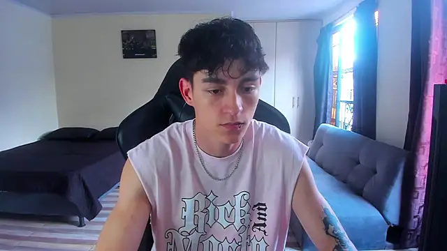 Snapshot of Luke_Chill chatting on 04/27/26, 05:11 Luke Chill online show from 04/27/26, 05:11