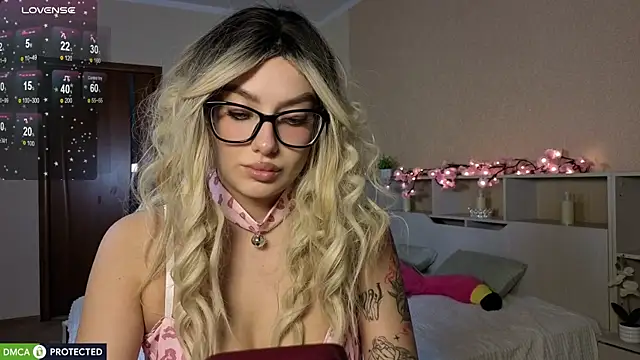 Snapshot of Emily_Bloom_119 chatting on 07/01/26, 08:38 Emily Bloom 119 online show from 07/01/26, 08:38