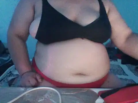 Snapshot of First_sexywoman chatting on 04/07/26, 04:18 First sexywoman online show from 04/07/26, 04:18
