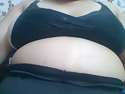 Snapshot of First_sexywoman chatting on 04/17/26, 02:09 First sexywoman online show from 04/17/26, 02:09