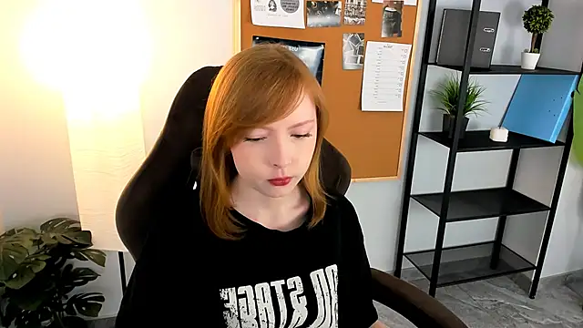 CherryCrushLove online show from 04/28/26, 05:12