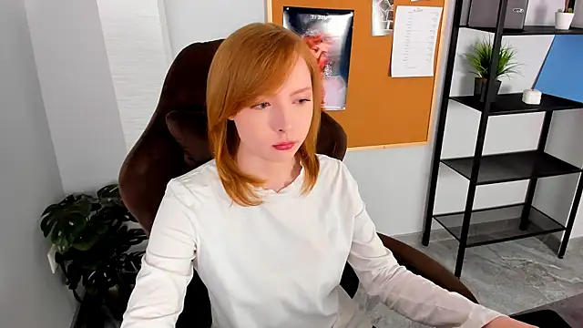 CherryCrushLove online show from 04/29/26, 05:55