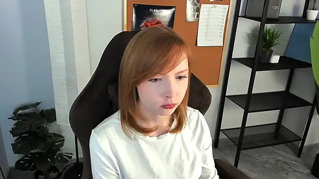 CherryCrushLove online show from 05/02/26, 05:45