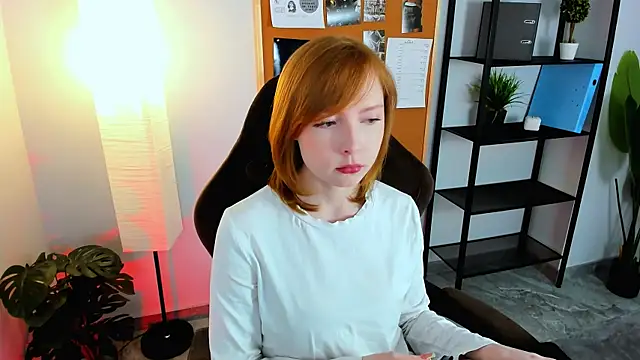 CherryCrushLove online show from 05/11/26, 06:08