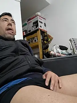 Snapshot of Charlond681 chatting on 06/16/26, 01:36 Charlond681 online show from 06/16/26, 01:36