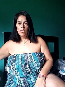 Snapshot of lucianamorocha chatting on 05/08/26, 01:05 lucianamorocha online show from 05/08/26, 01:05