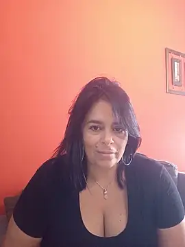 Snapshot of lucianamorocha chatting on 05/20/26, 05:08 lucianamorocha online show from 05/20/26, 05:08