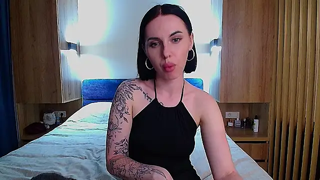Sour Berry  online show from 05/14/26, 04:25
