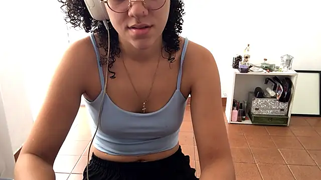 petitecurlybrunette online show from 04/03/26, 02:48