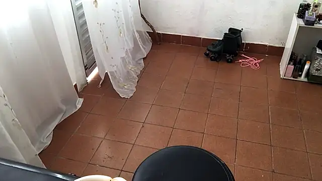 petitecurlybrunette online show from 04/06/26, 01:23