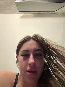 Snapshot of Chloewhiteex chatting on 04/10/26, 11:42 Chloewhiteex online show from 04/10/26, 11:42